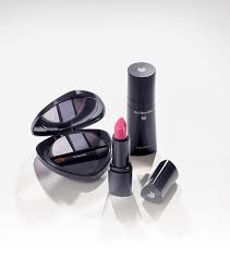 My original ost for 'stowaway' is out now on @lakeshorerecs. Dr Hauschka Make Up Pflegen Sie Ihre Einzigartigkeit Dr Hauschka Kosmetik Kontrollierte Naturkosmetik Aus Der Natur Fur Den Menschen