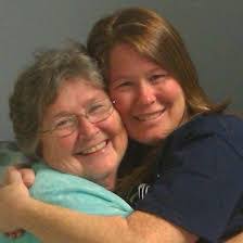 Lori Roach's Instagram, Twitter & Facebook