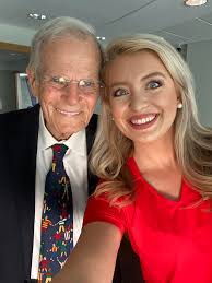 We are truly heartbroken at WBIR today. 💔 Our anchor emeritus, Bill  Williams, has passed away. Bill was truly the definition of what it meant  to be Straight from the Heart. He