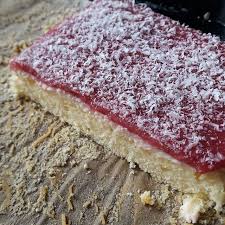 Füllen sie den teig nun in die kuchenform und backen sie ihn bei 190°c ober. Spaghettieiskuchen Instagram Posts Photos And Videos Picuki Com