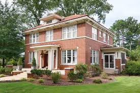 755 N Wood Ave Florence Al 35630 Mls 419463 Zillow Kidney Shaped Pool Florence Old Houses