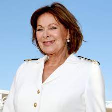 Als beatrice von ledebur im traumschiff zu sehen sein. Das Traumschiff 2017 Abschied Von Heide Keller Alias Chefstewardess Beatrice Gala De