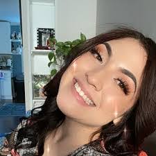 Iris Erazo's Instagram, Twitter & Facebook