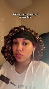 Daisy Rapp's Instagram, Twitter & Facebook