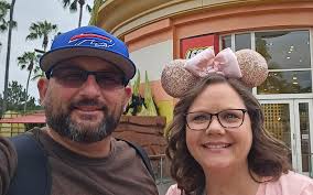 Guy spotted wearing Buffalo Bills hat at concert