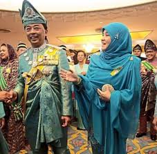 #bts #agongmalaysia #btsarmy @bts_twt pic.twitter.com/lmsynpwjga. Pelbagai Fesyen Tudung Raja Permaisuri Agong Tunku Azizah Aminah Maimunah Yang Simple Tapi Cantik My Cms