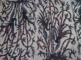 Motif batik pring sedapur memiliki ciri khas yang simpel namun elegan. Pring Bledak Seven Galery