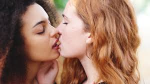 8 Health Benefits Of Kissing You May Not Know Glamour