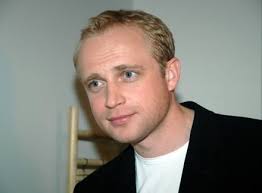 Aktor jest zapraszany do filmu w ostatniej chwili, kiedy już ważne decyzje podjęto i na wiele rzeczy nie można wpłynąć. Piotr Adamczyk Alchetron The Free Social Encyclopedia