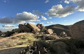 Best trails near Tom's Thumb