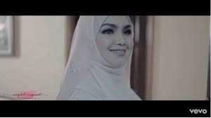 Ku hanya manusia yang takkan bisa trus mengertimu dan bila engkau mengira ku tak mencoba, hentikanlah nafasku dan kau pun menghilang tanpa tunjukkan salahku. Aku Bukan Malaikat Dato Siti Nurhaliza Lagu Ciptaan Opick Sayidahnapisahdotcom