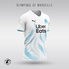 Ensemble pour enfant comprenant le maillot et le short. Maillot 2021 22 Discussions Football