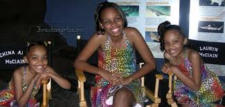 Jest jedną z wokalistek grupy muzycznej the mcclain sisters założonego w 2011 roku. China Anne Mcclain Sisters