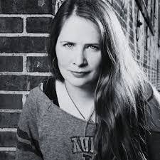 Carol Ray's Instagram, Twitter & Facebook