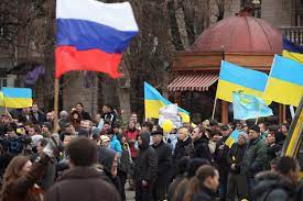 Сравнение знания английского украинскими и российскими политиками. It S Ukraine Vs Russia At Rival Protests In Simferapol