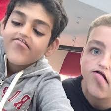 Robert Wiesen's Instagram, Twitter & Facebook