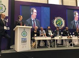 Il 28 luglio, l'incaricato d'affari thomas smitham ha ospitato un evento in onore dell'attore americano harvey keitel che si trovata in italia come presidente onorario… Un Ponte Tra India E Italia A L Alluminio E Leghe