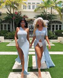 The fashion here is a bit. Kylie Jenner Summer Vacation Kylie Summer Hottoday Holiday Love Lifestory Kylie Jenner Look Kylie Jenner Outfits Jenner Outfits