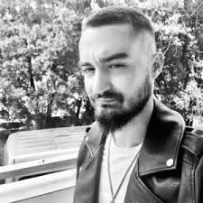 Ana Toma: "Continui să fac ceea ce unii ar considera „muncă de jos”, în loc  să stau liniștită într-un atelier cu vedere spre moarte"