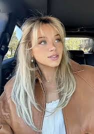 Leah Land's Instagram, Twitter & Facebook