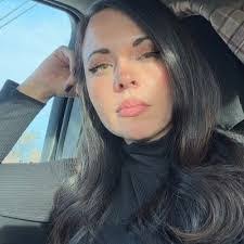 Theresa Midkiff's Instagram, Twitter & Facebook