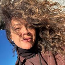 Aline Borges. (@ligborges) • Threads, Say more