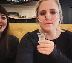 I literally had the perfect few days with @wizcalliefah in Ohio last week!!  Cincinnati outdid my expectations (which were nearly nonexistent) with  really pretty architecture, great weather, a wonderful outdoor market, and