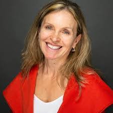 Lina Wallace's Instagram, Twitter & Facebook