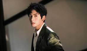 He is an actor, known for lang ya bang (2015), word of honor (2021) and zhao ge. Zngyt2yi9orpzm