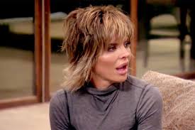 Sutton Stracke Shows Off Her Gorgeous Thanksgiving Tablescape