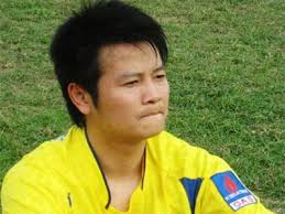 Bị ruồng rẫy, Văn Quyến bỏ đá bóng đi làm HLV?