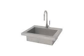 easy pieces: faucets for outdoor sinks