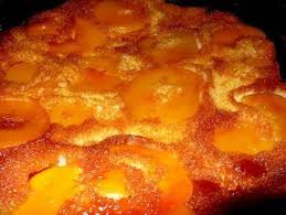 Tarte Aux Peches Caramelisees Tarte Aux Peches Peche Au Sirop Recette Peche