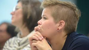 Sanders packs gym, stairwells in Iowa City