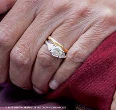 As you might imagine, queen elizabeth's engagement ring is nothing short of regal — and it has a pretty sweet story behind it, too. Royal Engagement Rings From Queen Mother To Princess Beatrice The Crown Chronicles