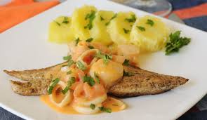 Hoy aprenderemos cómo hacer una salsa velouté. Pescado Con Salsa De Mariscos Gourmet