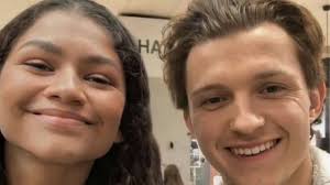 Secret Story 8 : Sara complètement nue, les photos chocs de la nouvelle  candidate !