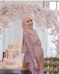 9 ootd kondangan untuk ibu hamil ala selebgram joyagh. Image May Contain 1 Person Gaun Ibu Hamil Gaun Hamil Gaun Pengantin Sederhana