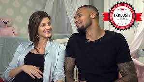 Hier gibt's alle infos über sarina nowak die influencerin jessi fiorini (23) ist kandidatin bei der bachelor 2020. Sarah Nowak Nach Zickenzoff Folgt Baby Shower Bunte De