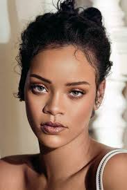 1001 Ideas For Rihanna Hairstyles For Admiring And Imitation Quick And Easy Rihanna Hairstyle With Little Earrin Rihanna Hairstyles Rihanna Makeup Rihanna