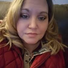 Julie Oney's Instagram, Twitter & Facebook