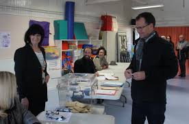 Environ 2,6 millions d'électeurs arméniens sont appelés aux urnes pour élire au moins 101 députés pour cinq ans. Isere Une Ambiance Particuliere Dans Les Bureaux De Vote Sud Iserois Ce Dimanche