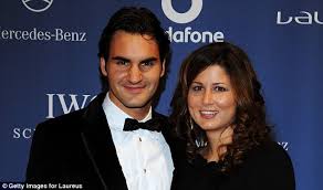 Roger federer (basileia, 8 de agosto de 1981) é um tenista suíço recordista de títulos de grand slam com vinte conquistas. Roger Federer Celebrates Birth Of Second Set Of Twins With Wife Mirka Daily Mail Online