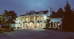 Matt Valk Chuah Mansion At Oak Hill In Carmel Indiana With Images Wedding Venues Indiana Mansions Stunning Wedding Venues
