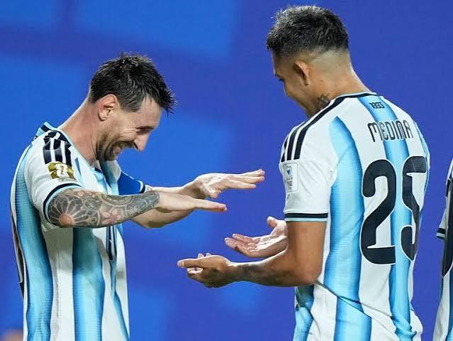 Se conoció el pedido especial que le hizo Messi a Facundo Medina sobre sus centros en el partido de Argentina vs Austria - LA NACION
