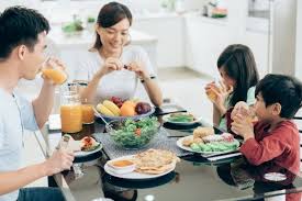 Makanan yang berkhasiat merupakan asas kepada kesihatan yang baik. Makanan Seimbang Untuk Kanak Kanak Prasekolah Isi Piringku Pentingnya Anak Paham Gizi Sejak Paud Teras Id Sains Tahun 3 Makanan Seimbang Piramid Makanan Akibat Makan Makanan Tidak Seimbang Nopp Cavv
