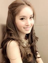 Emma CALSON (@EmmaCalson)