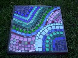 Steingarten Kreativ Gestalten 30 Bilder Und Individuelle Gartenideen Mosaikwege Mosaik Selber Machen Mosaikweg