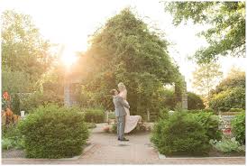 Golden Hour Engagement Photos At The Arboretum In Lexington Ky Engagement Photo Locations Engagement Photos Kentucky Wedding