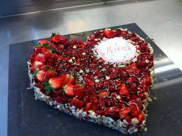 Riesiges Erdbeerherz Hochzeitskuchen Kuchen Und Torten Rezepte Essen